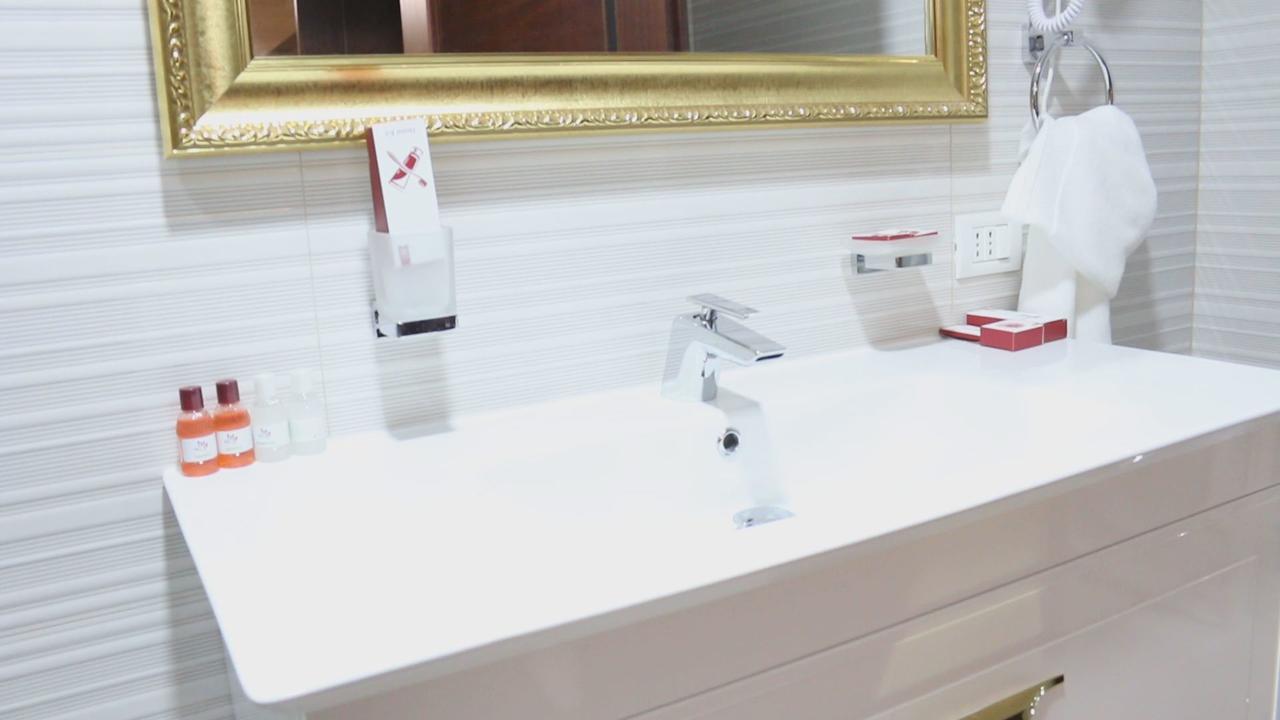 Hotel Admiral Призрен Экстерьер фото