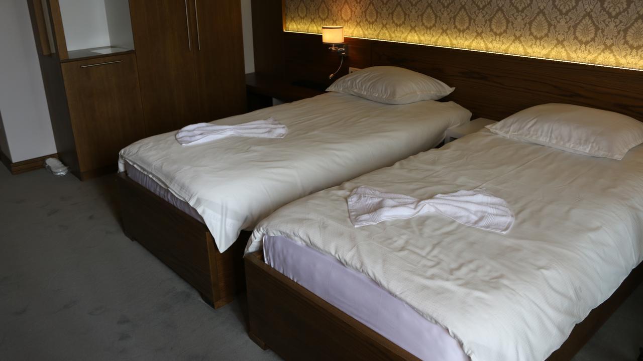 Hotel Admiral Призрен Экстерьер фото