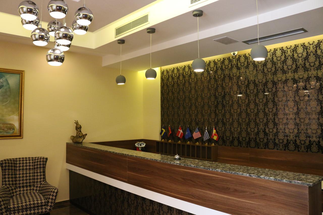 Hotel Admiral Призрен Экстерьер фото