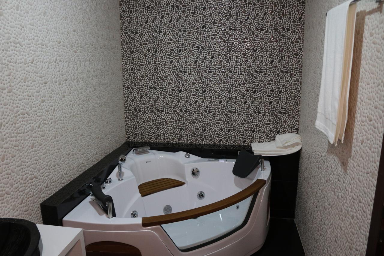 Hotel Admiral Призрен Экстерьер фото