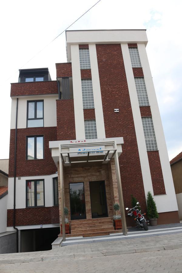Hotel Admiral Призрен Экстерьер фото