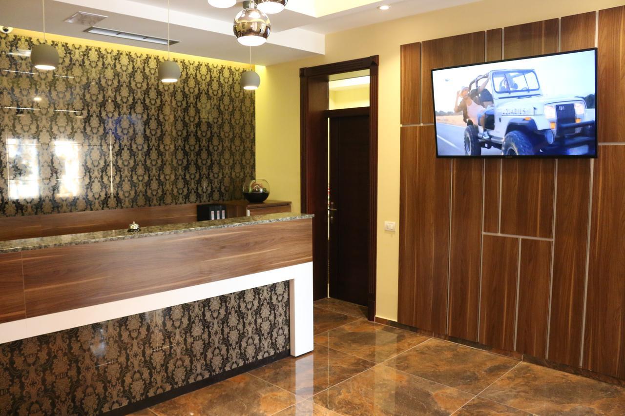 Hotel Admiral Призрен Экстерьер фото