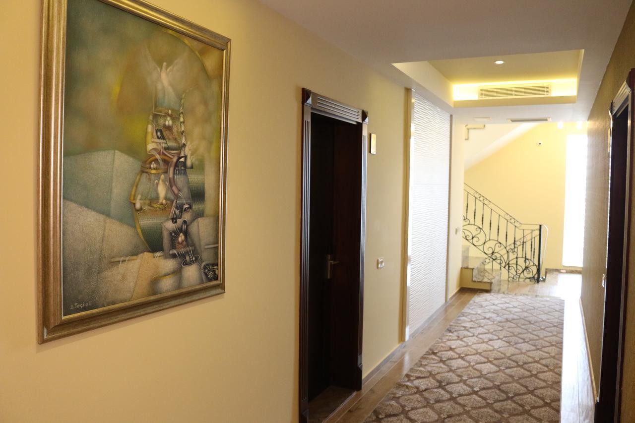 Hotel Admiral Призрен Экстерьер фото