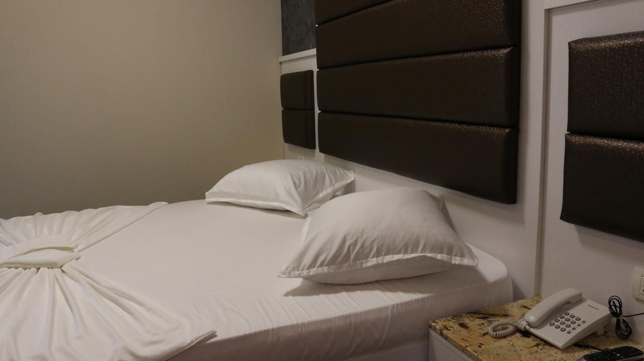 Hotel Admiral Призрен Экстерьер фото