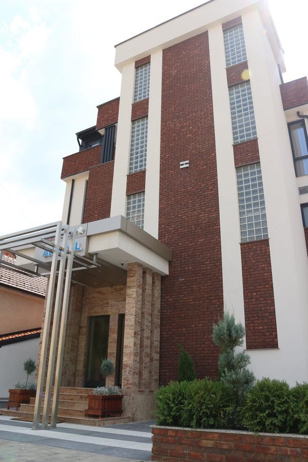 Hotel Admiral Призрен Экстерьер фото